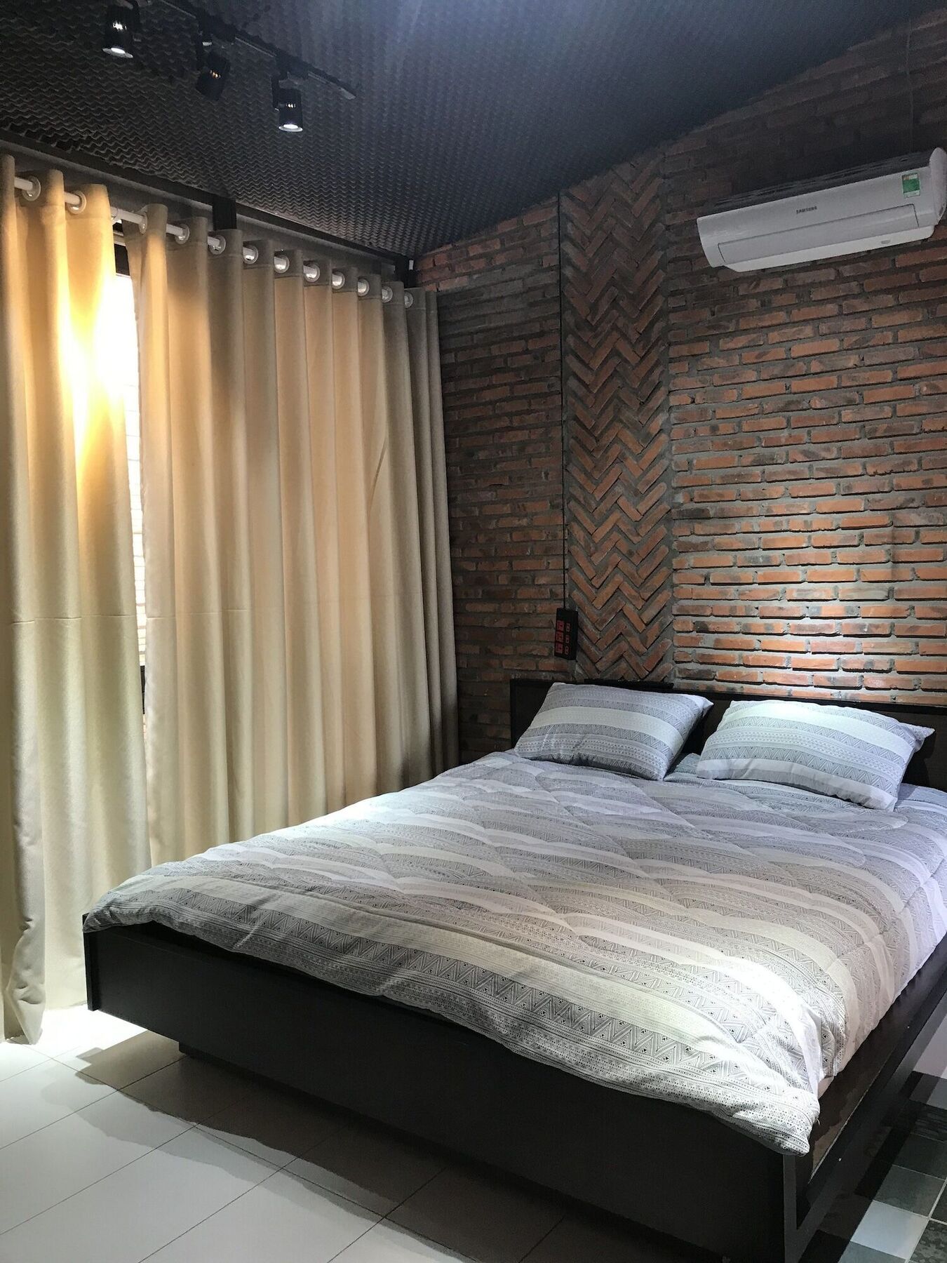 Ngoi House Hotel Da Nang Buitenkant foto